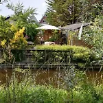 Bed & Breakfast De Zes Wielen